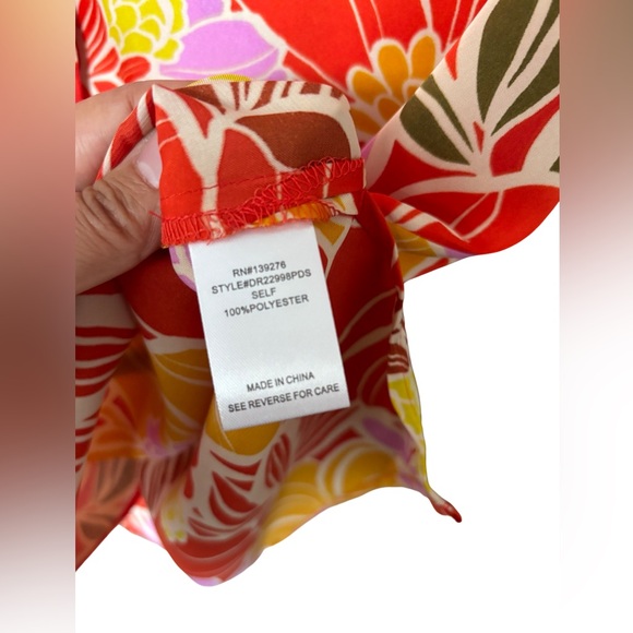 DR2 Satin Tropical Button Up NWOT - Picture 3 of 4